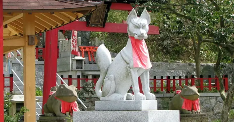 Raposa de Nove Caudas Kitsune Naruto mitologia japonesa