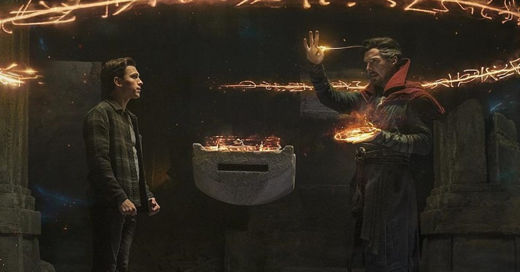 Doutor Estranho e Peter Parker no feitiço de Homem-Aranha: Sem Volta Para Casa