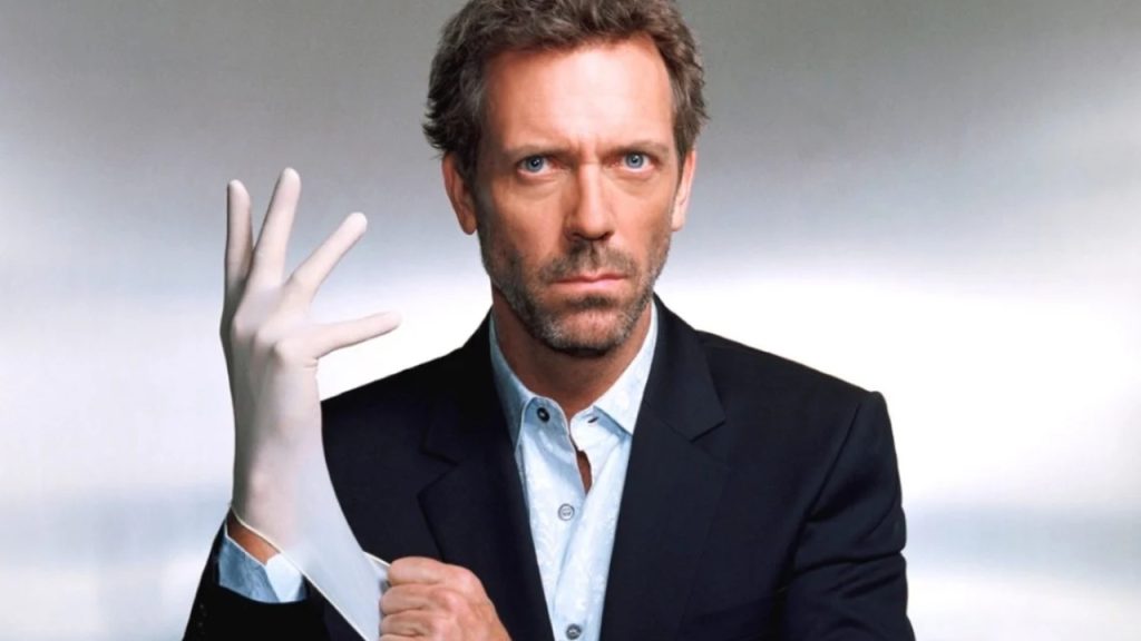Hugh Laurie no papel de Dr. House - ator integra o elenco dos audiolivros de Harry Potter em inglês
