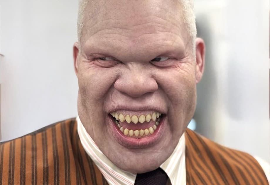 Lápide: fotos de bastidores revelam a transformação de Marvin Jones III em Homem-Aranha