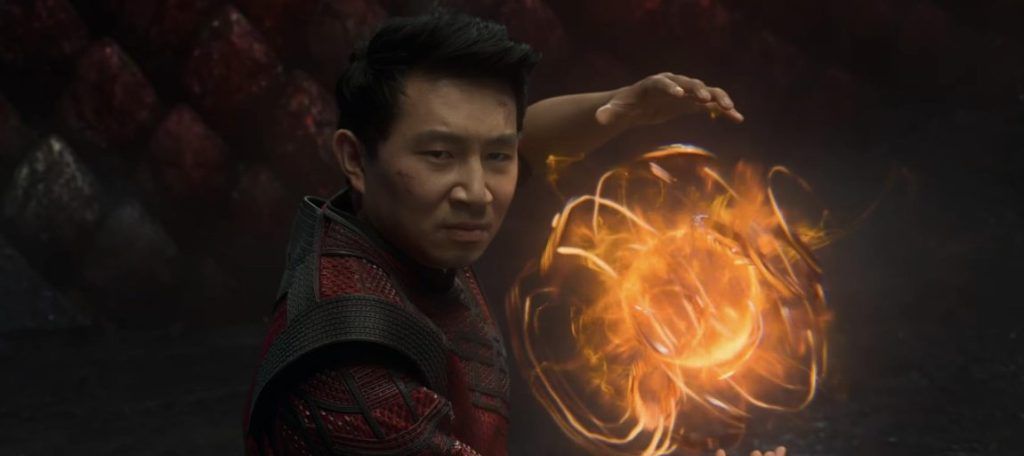 Simu Liu em Shang-Chi e a Lenda dos Dez Anéis